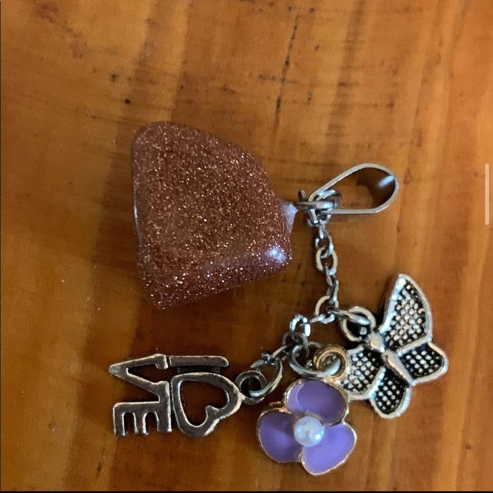 Glitter stone with 3 charms suitable for necklace or bracket